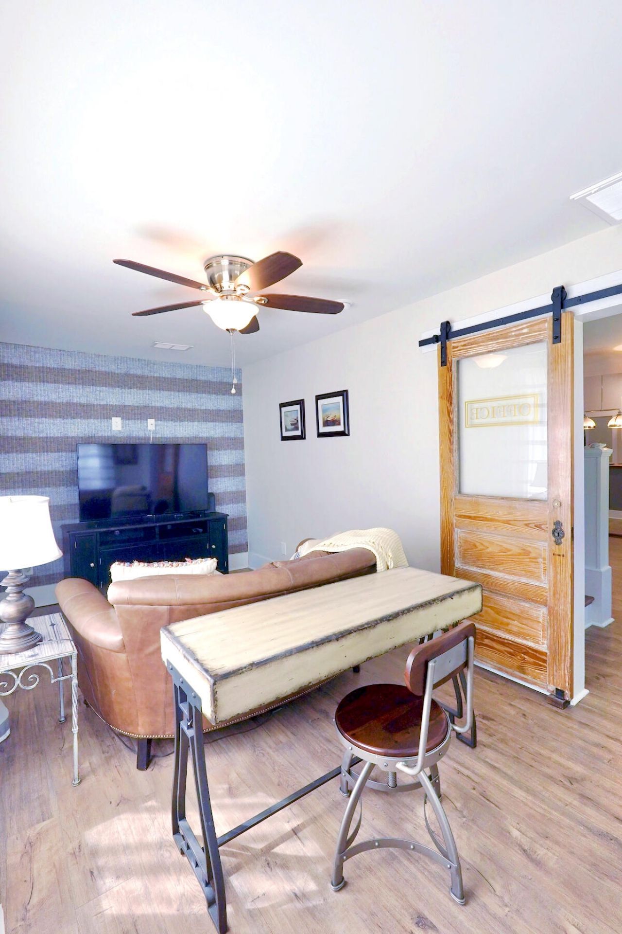 1109 Berkeley Street Photo 28