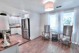 1109 Berkeley Street photo 4