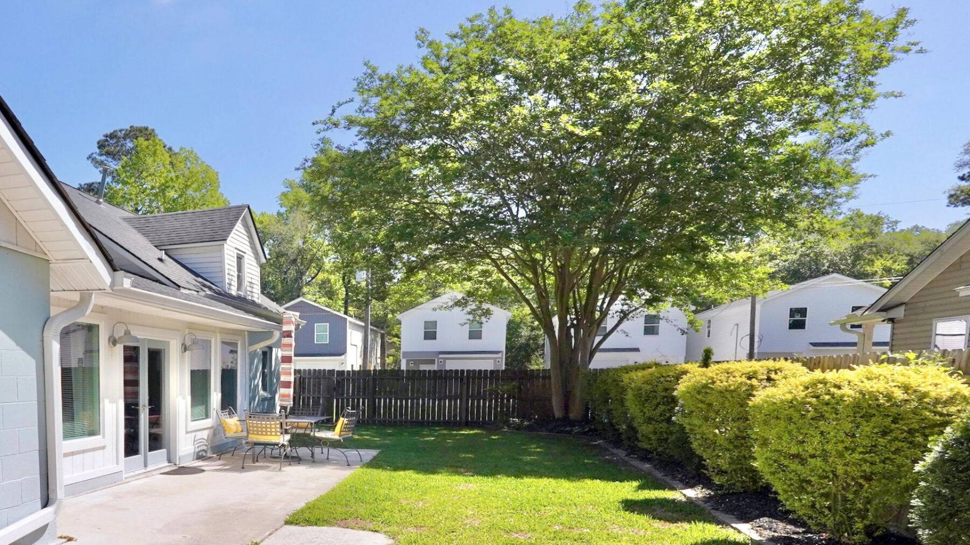 1109 Berkeley Street Photo 31