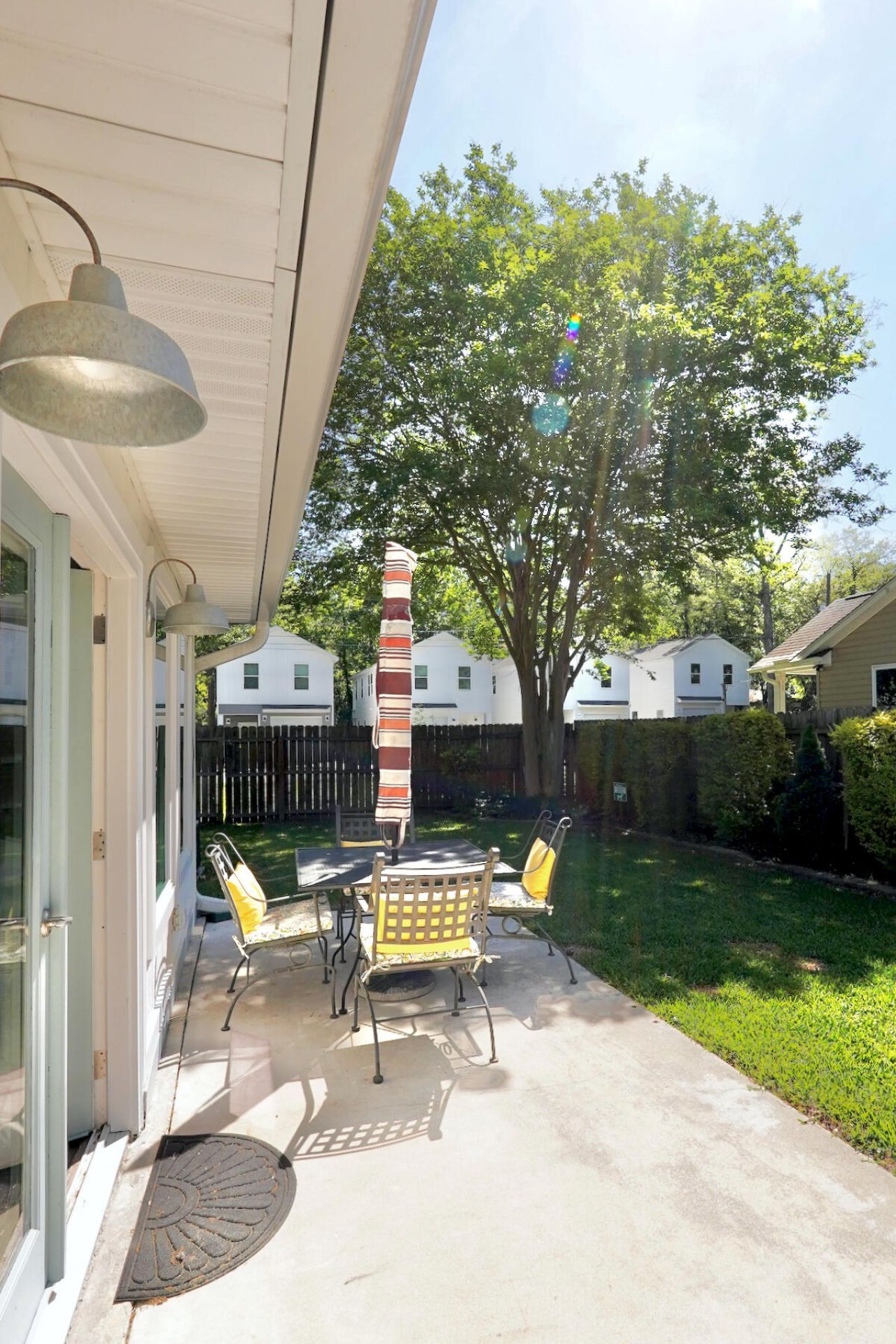 1109 Berkeley Street Photo 32