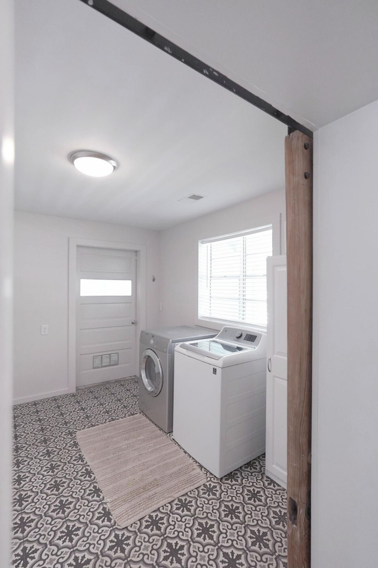 1109 Berkeley Street Photo 34