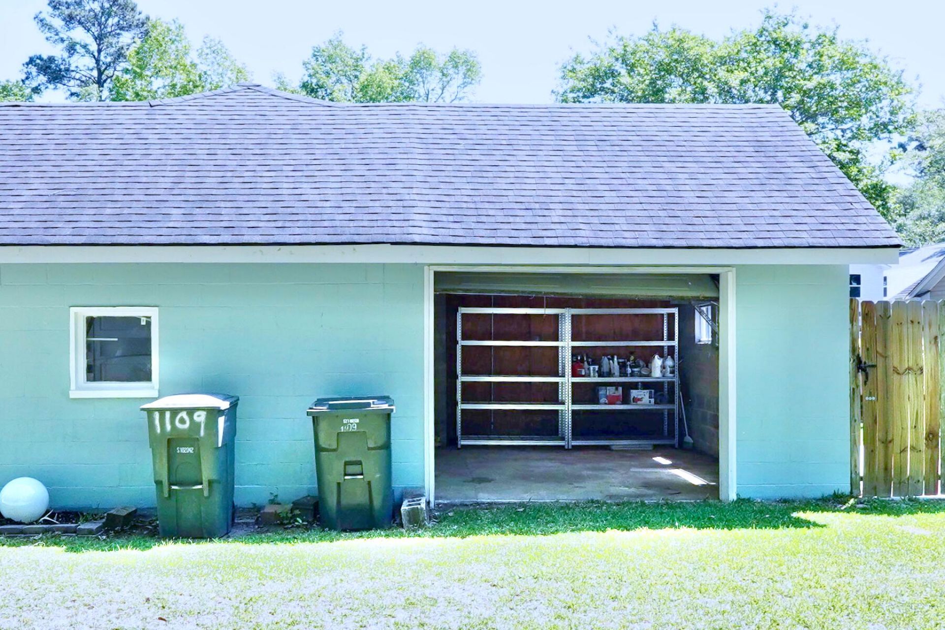 1109 Berkeley Street Photo 37