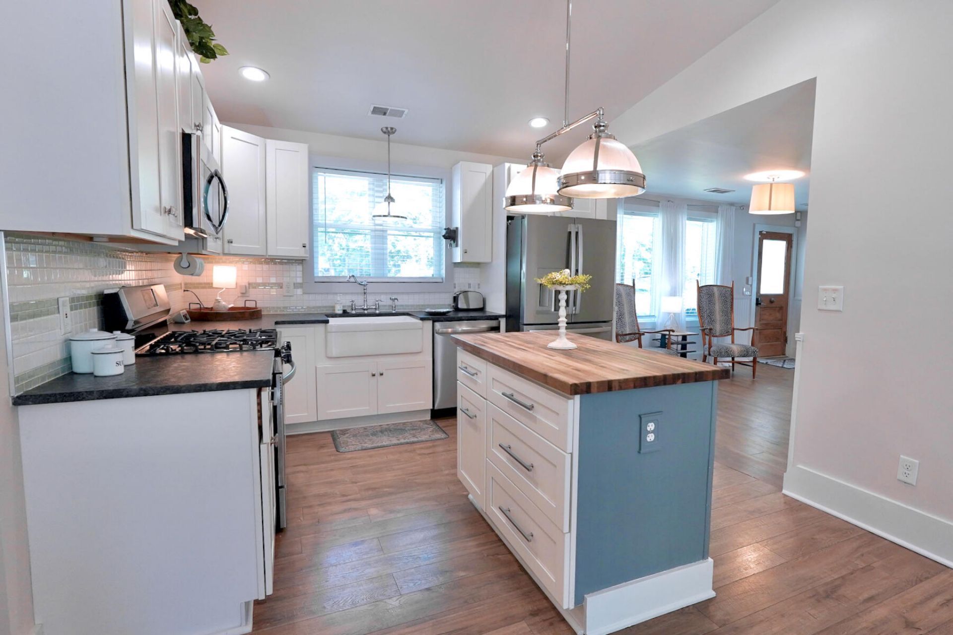 1109 Berkeley Street Photo 4