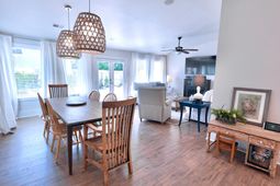 1109 Berkeley Street photo 4