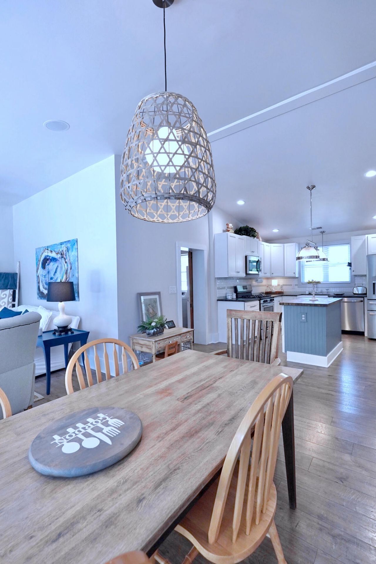 1109 Berkeley Street Photo 8