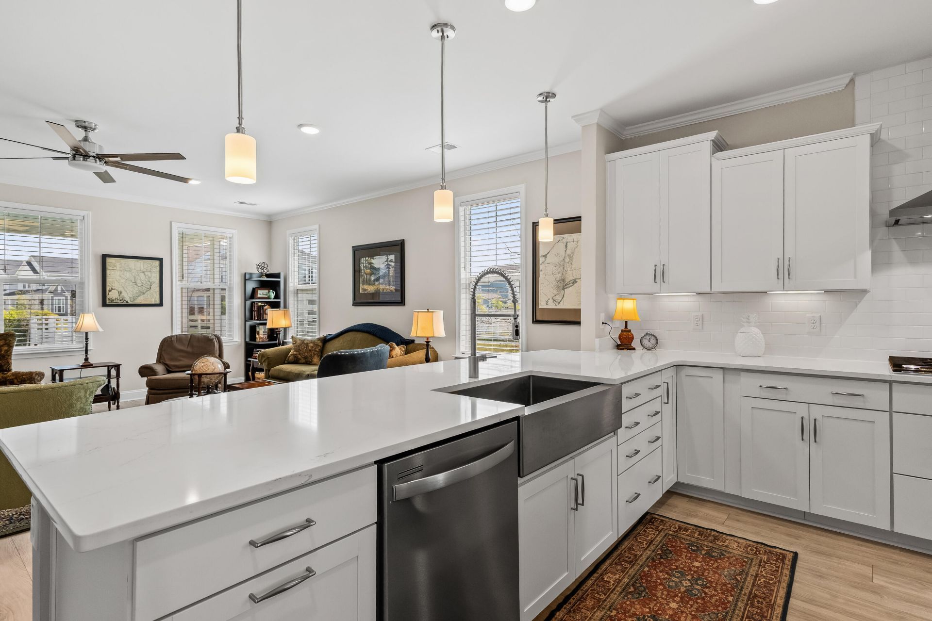 216 Symphony Avenue Photo 12