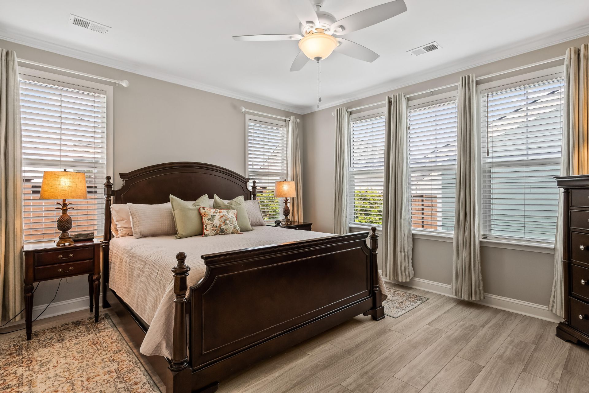 216 Symphony Avenue Photo 19