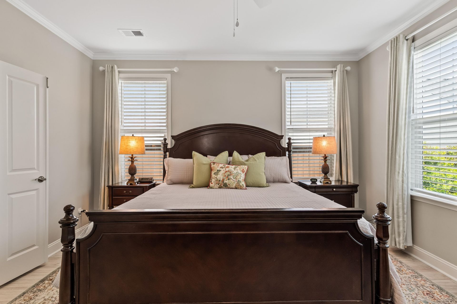 216 Symphony Avenue Photo 20