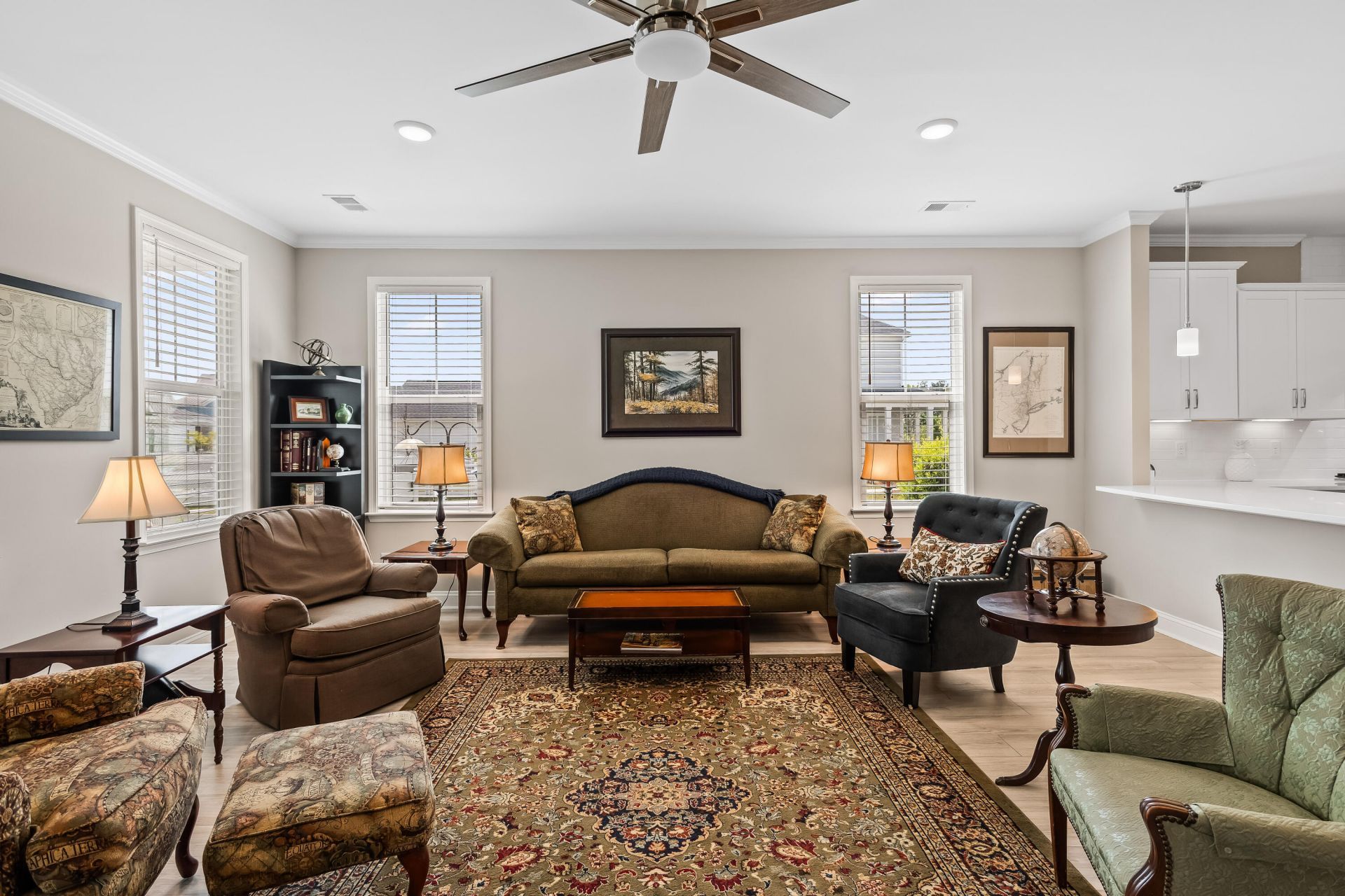 216 Symphony Avenue Photo 28