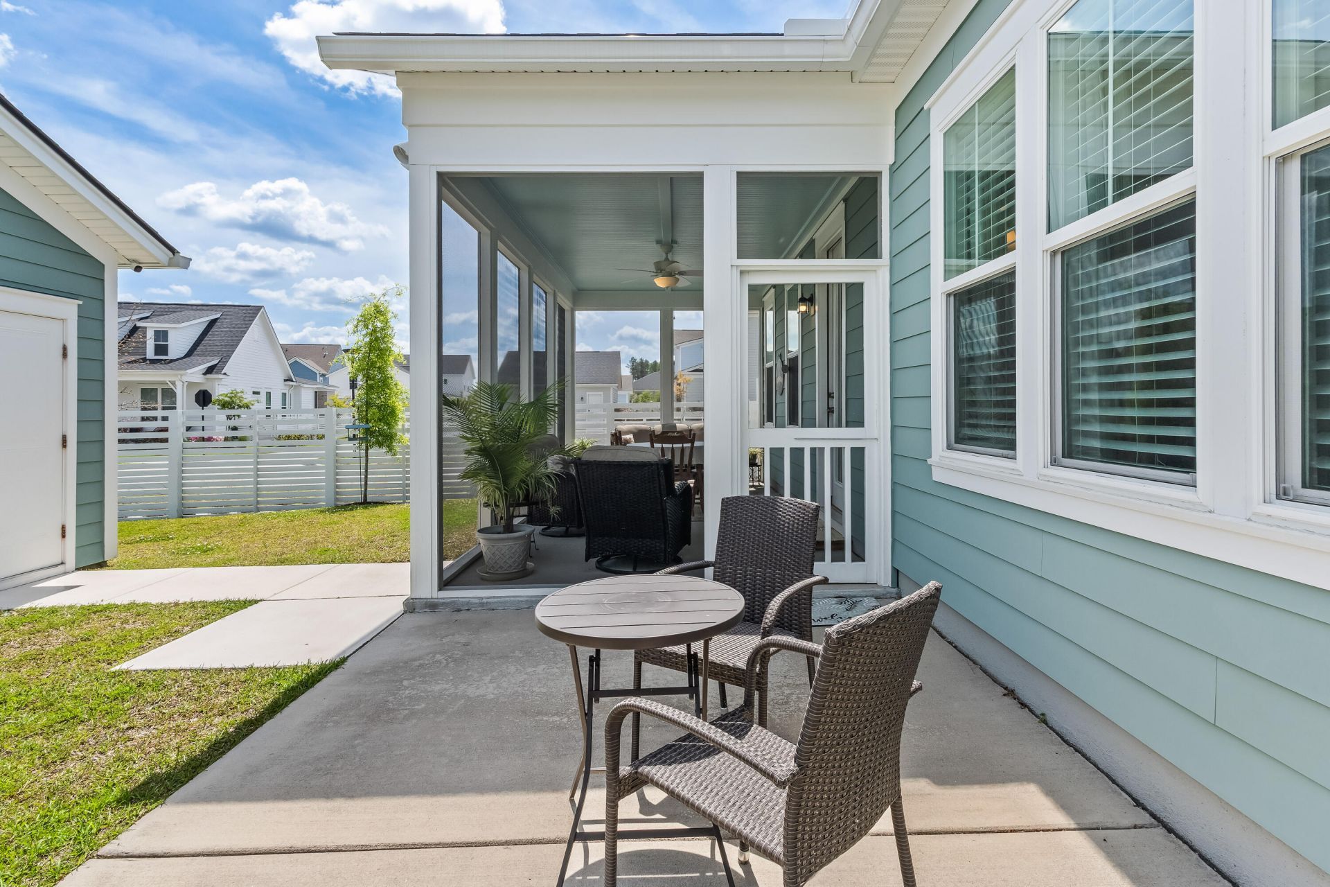 216 Symphony Avenue Photo 32