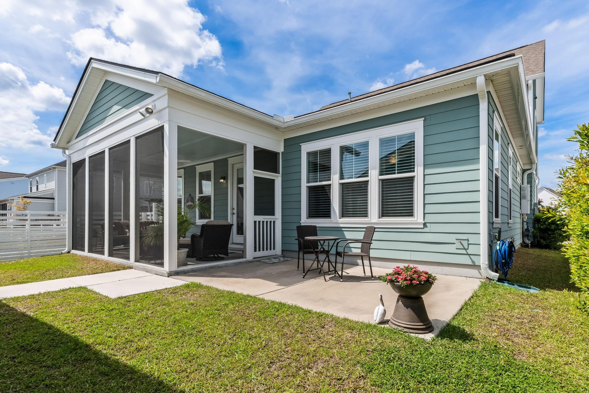 216 Symphony Avenue Photo 33