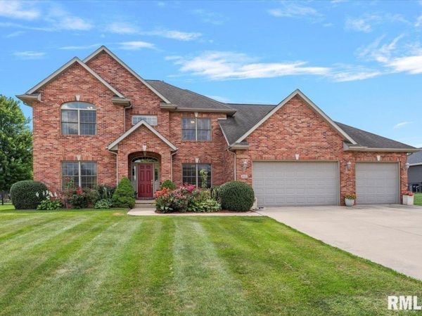 1600 E SPRUCE Street, Chatham, IL 62629