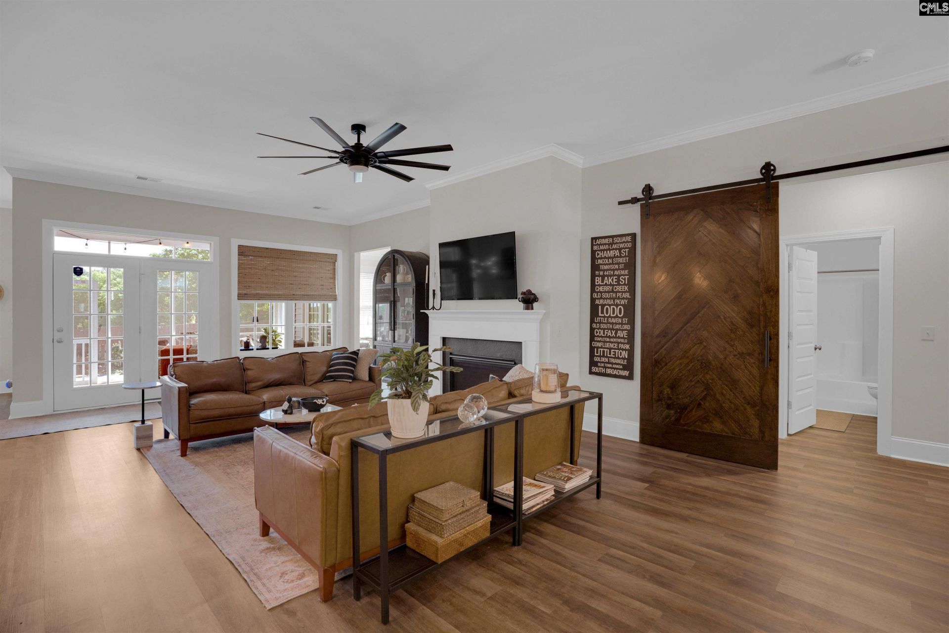 528 Montrose Drive Photo 10