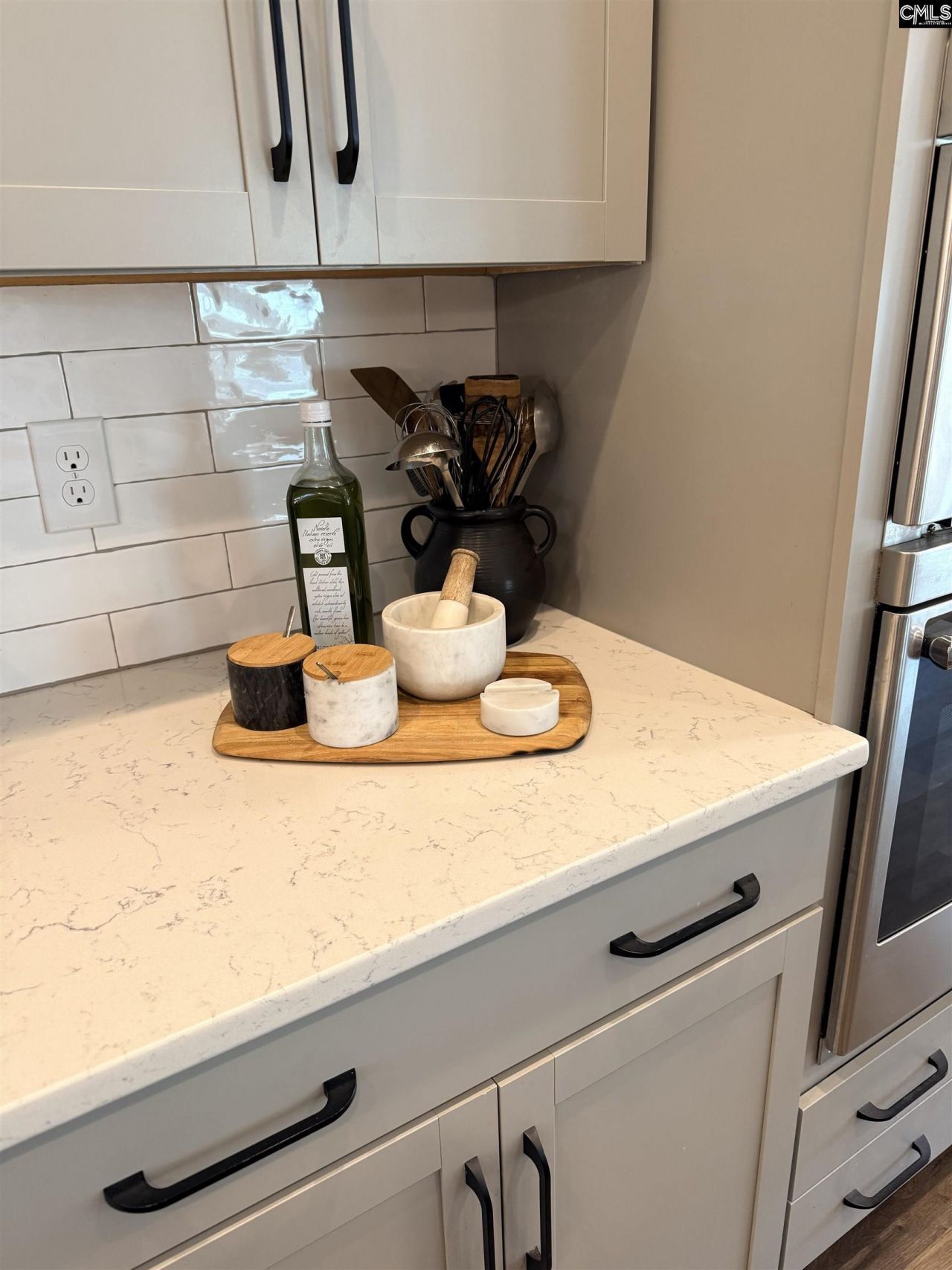 528 Montrose Drive Photo 16