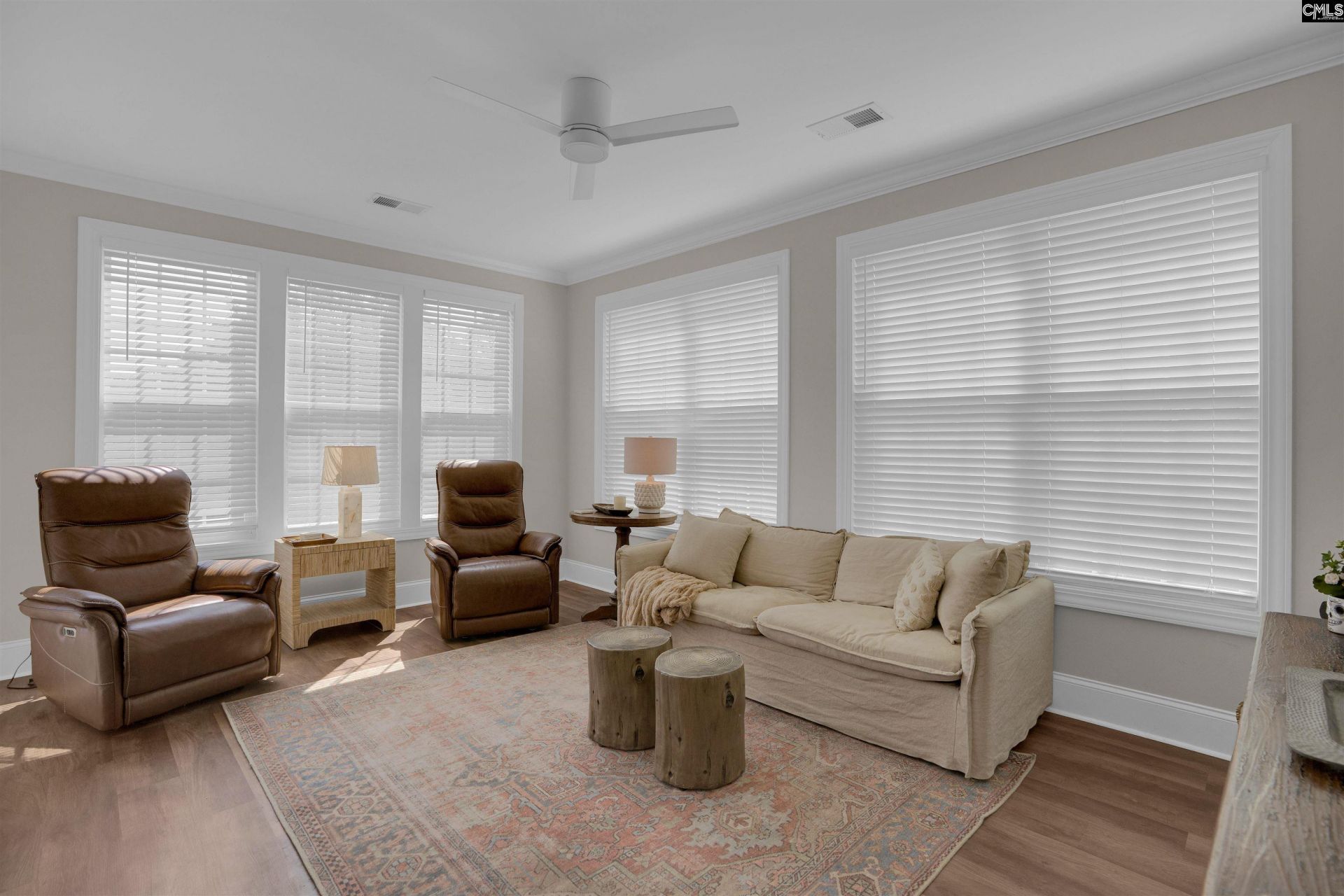 528 Montrose Drive Photo 18