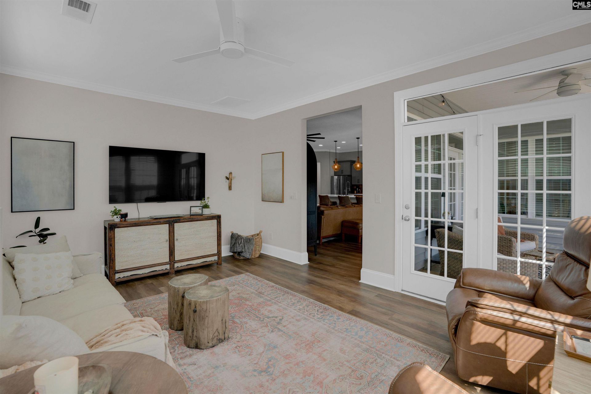 528 Montrose Drive Photo 19