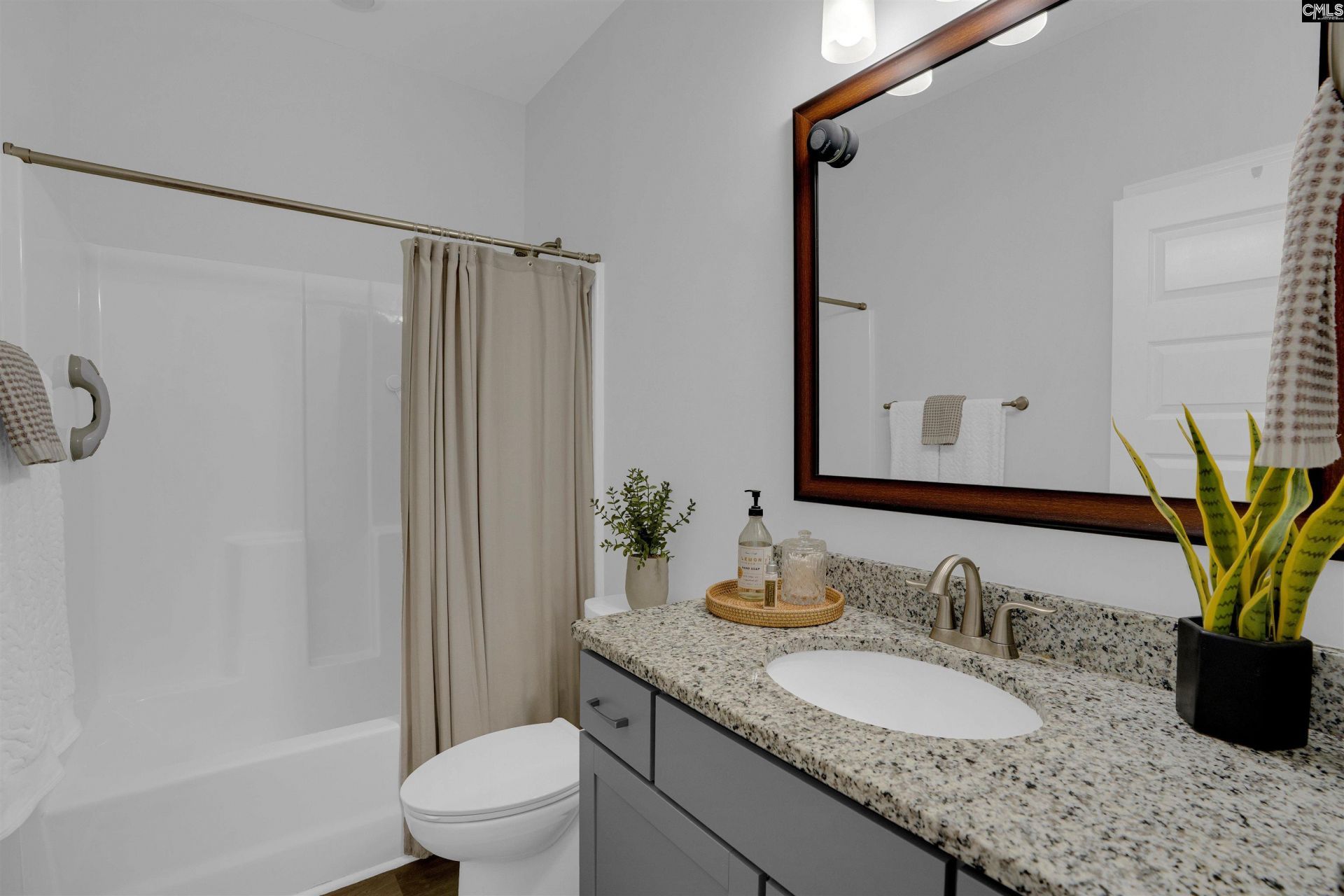 528 Montrose Drive Photo 28