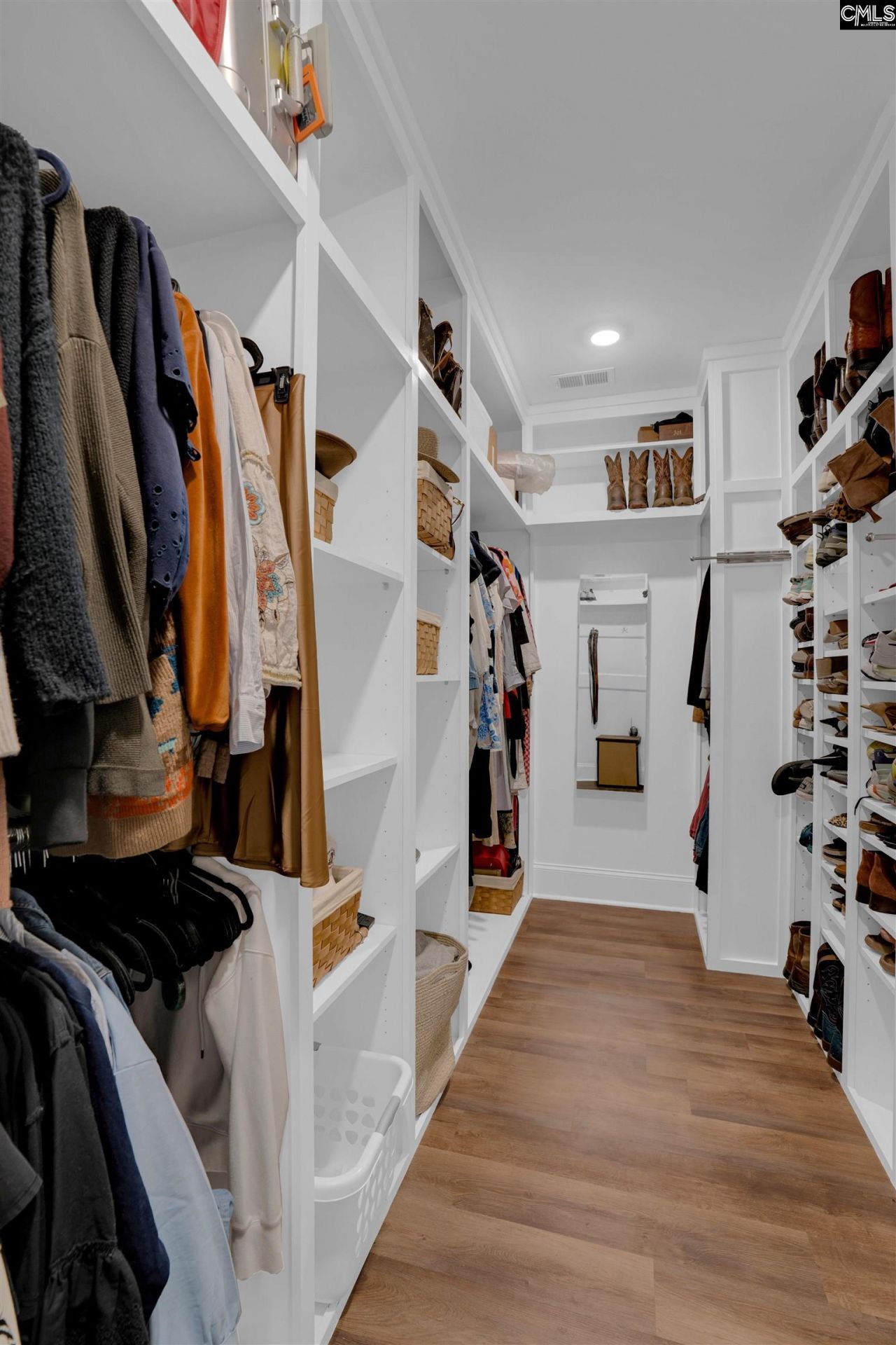 528 Montrose Drive Photo 30