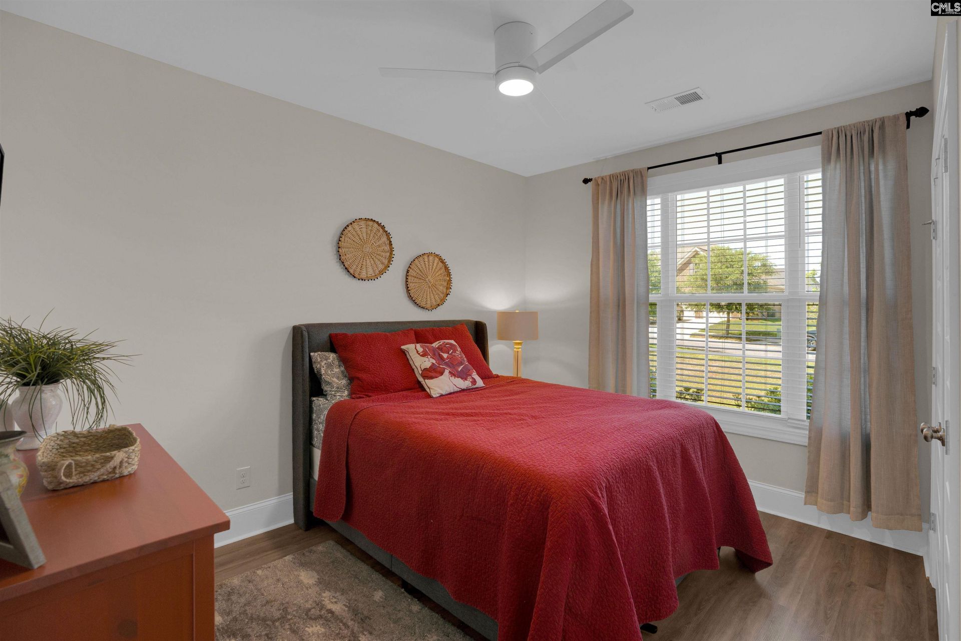 528 Montrose Drive Photo 32