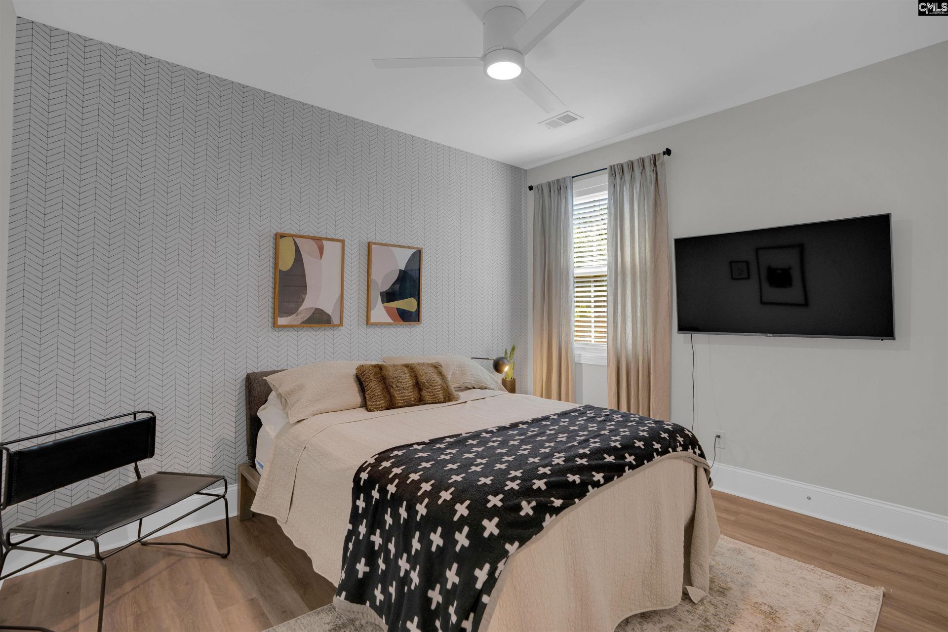 528 Montrose Drive Photo 33