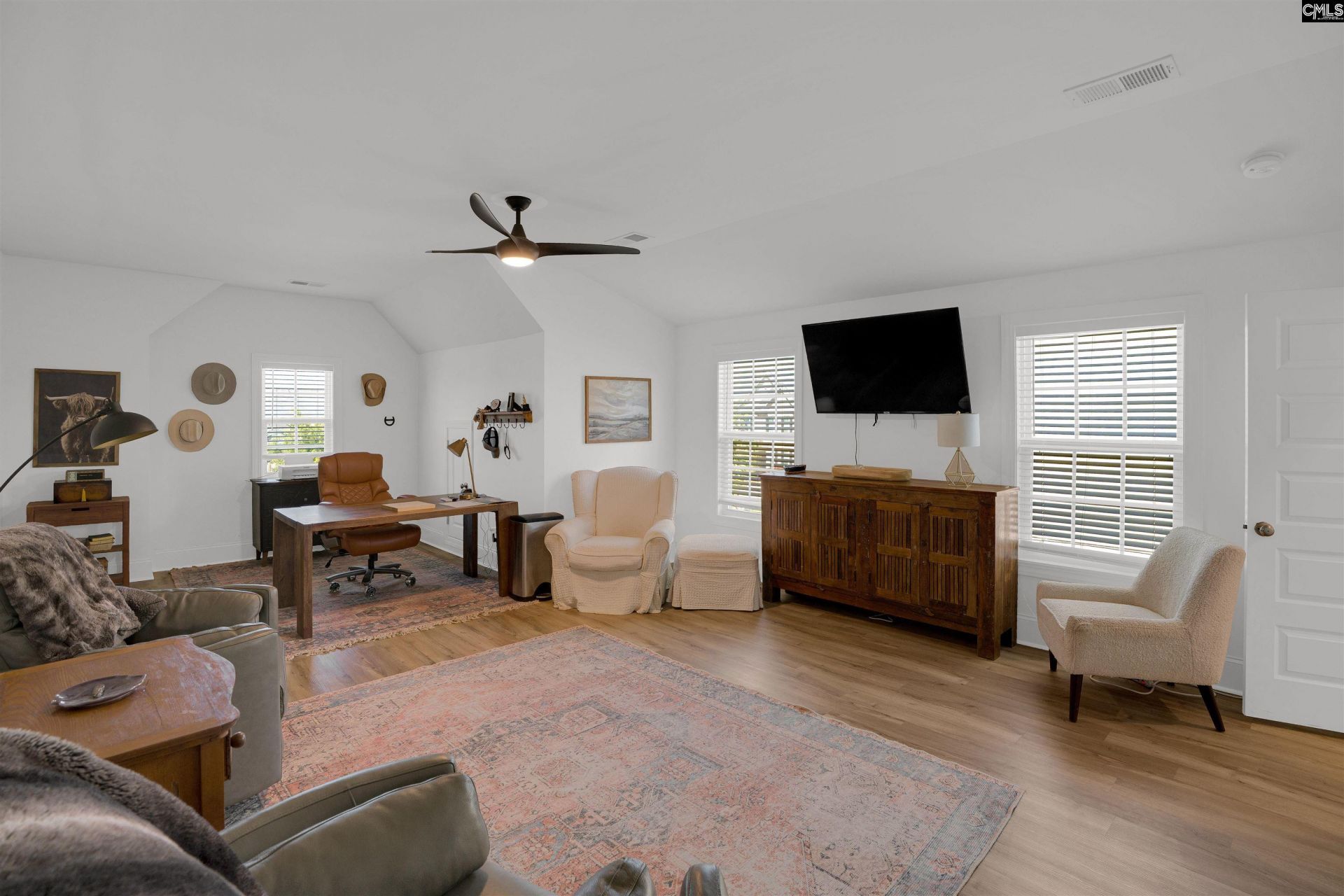 528 Montrose Drive Photo 39