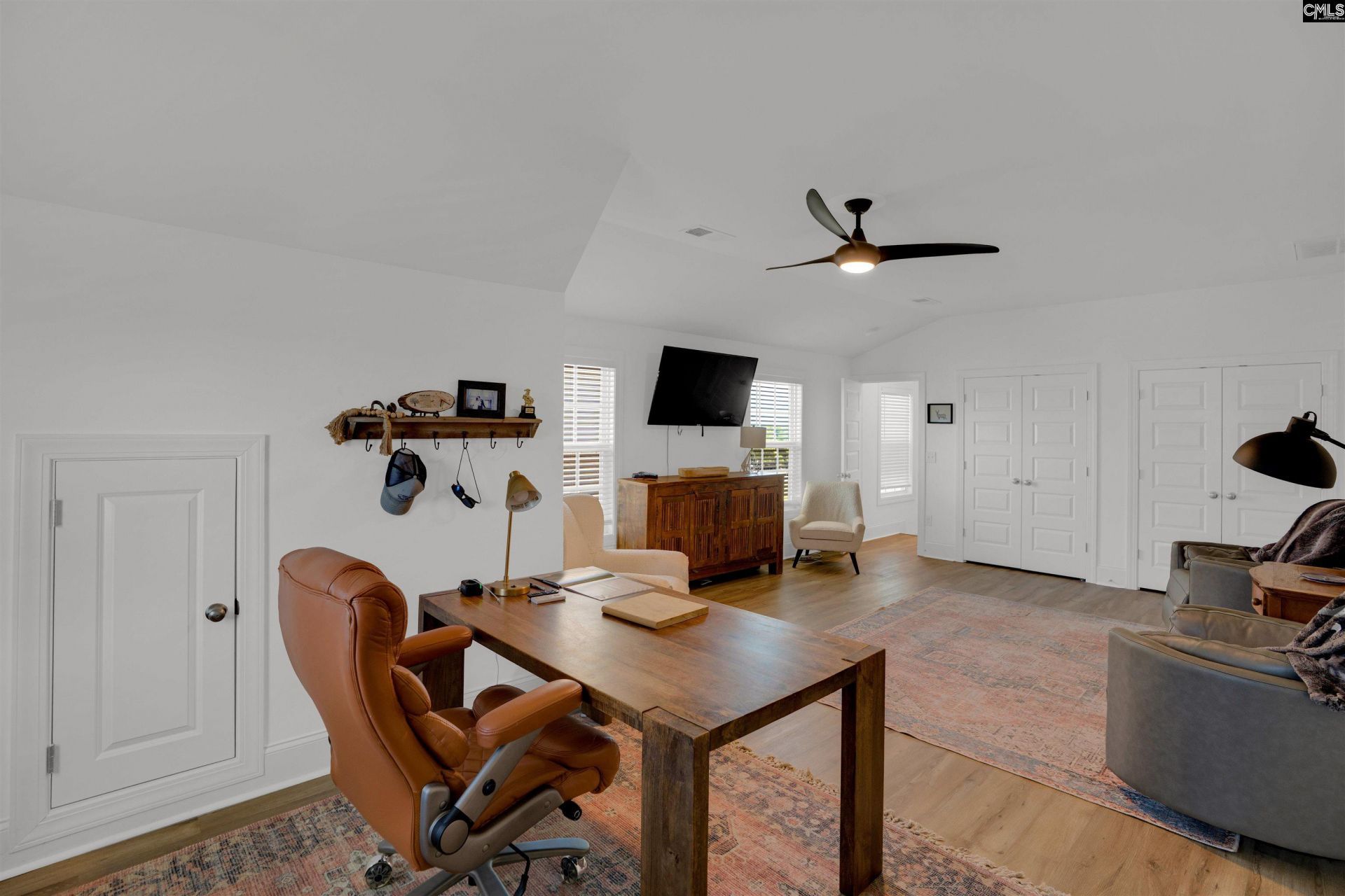 528 Montrose Drive Photo 40