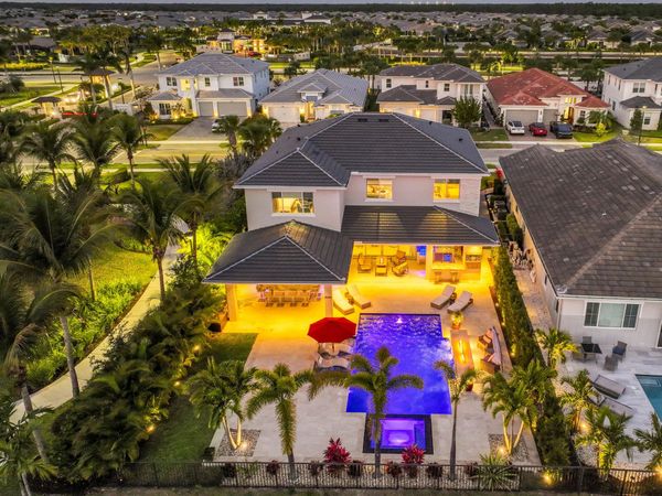 12107 Waterstone Circle, Unit 92, Palm Beach Gardens, FL 33412