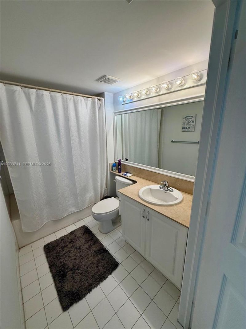 1155 Brickell Bay Dr , Unit 1702, Miami, FL 33131 Photo