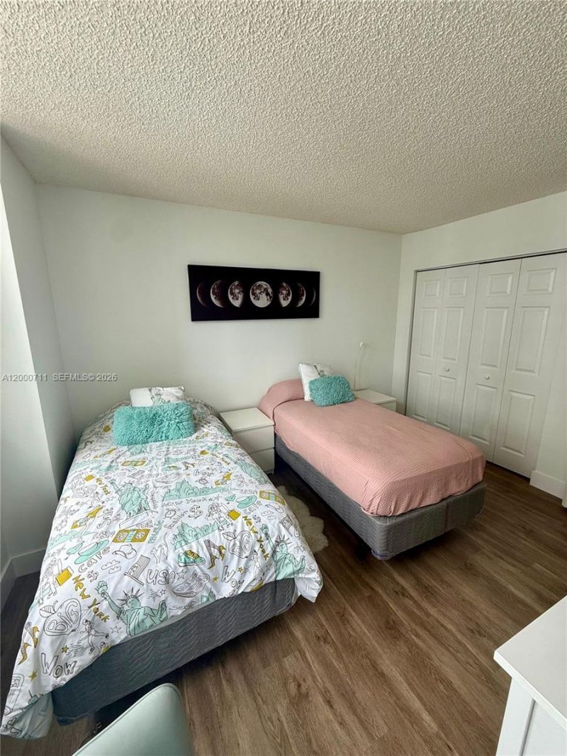 1155 Brickell Bay Dr , Unit 1702, Miami, FL 33131 Photo