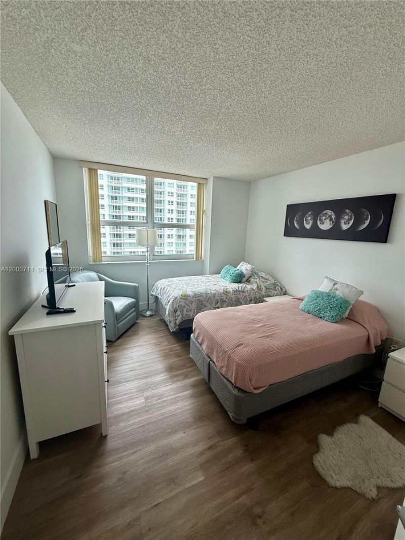 1155 Brickell Bay Dr , Unit 1702, Miami, FL 33131 Photo