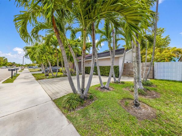 72 SW 113th Ave , Sweetwater, FL 33174