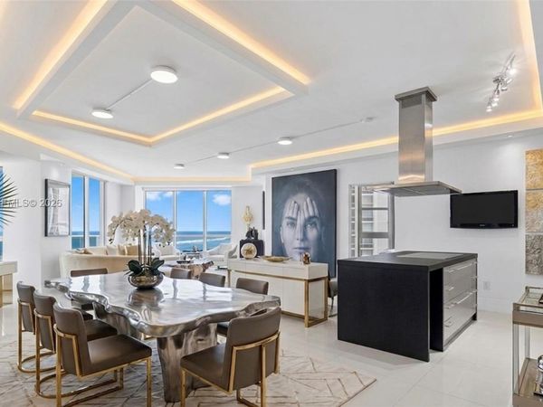 18201 Collins Ave, Unit 709, Sunny Isles Beach, FL 33160