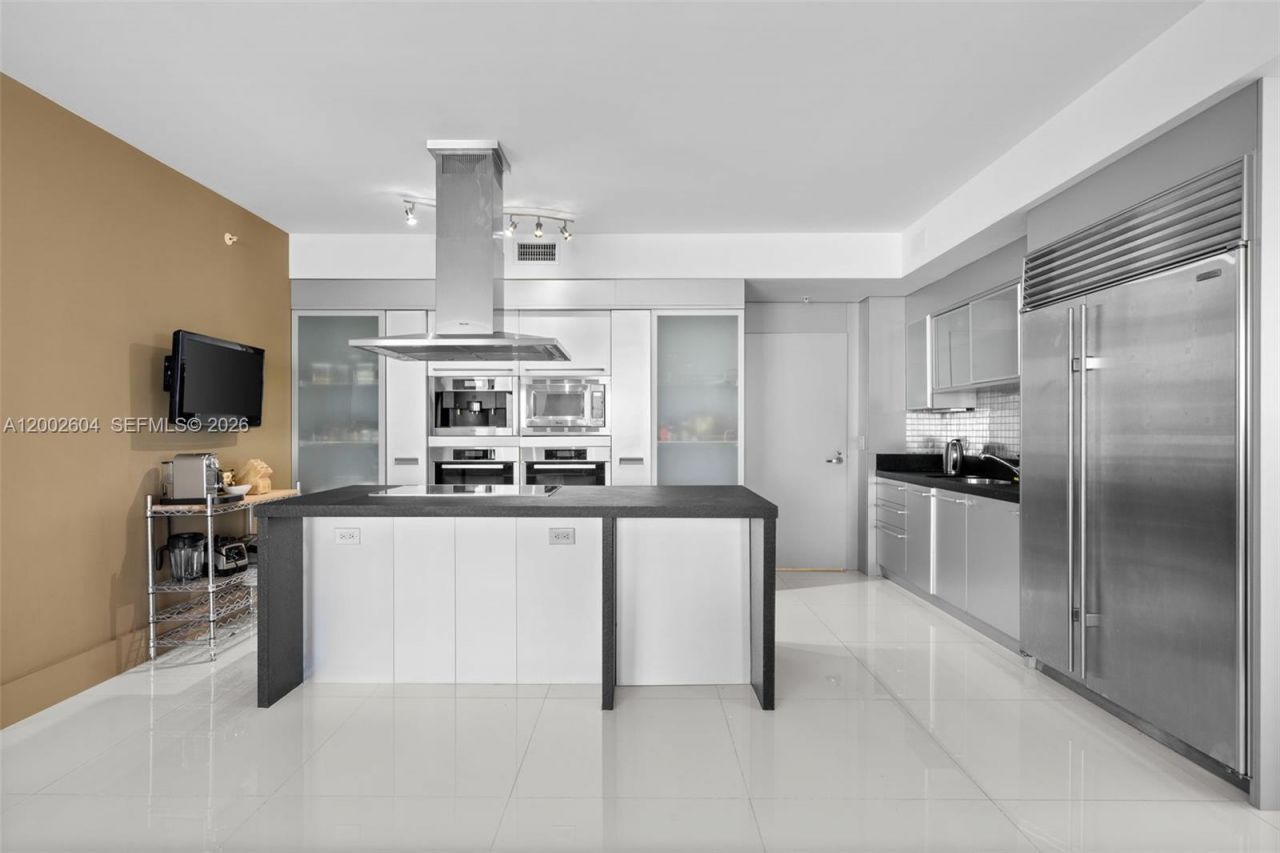 18201 Collins Ave, Unit 709, Sunny Isles Beach, FL 33160 Photo