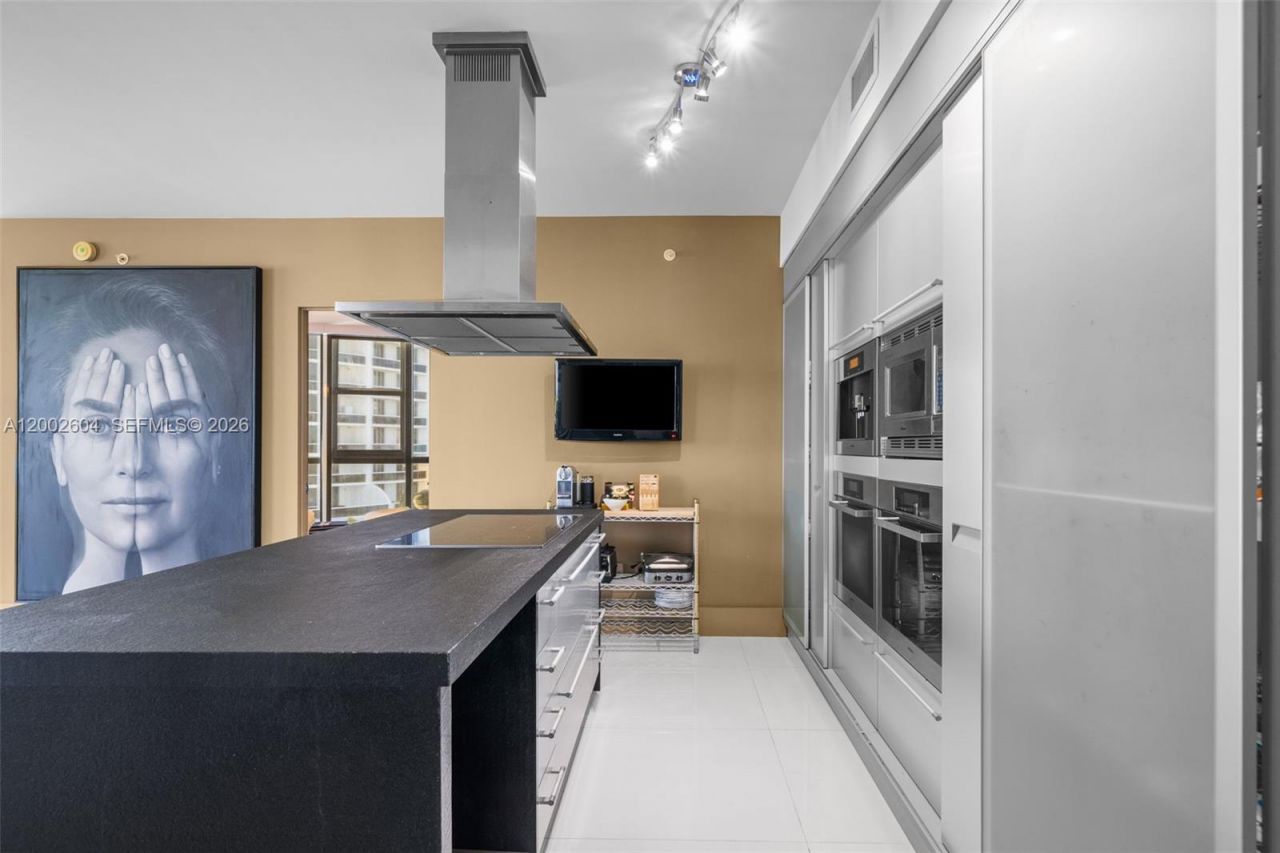18201 Collins Ave, Unit 709, Sunny Isles Beach, FL 33160 Photo
