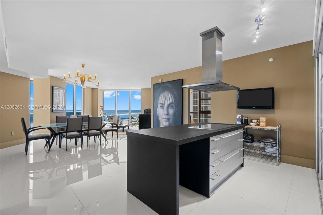 18201 Collins Ave, Unit 709, Sunny Isles Beach, FL 33160 Photo
