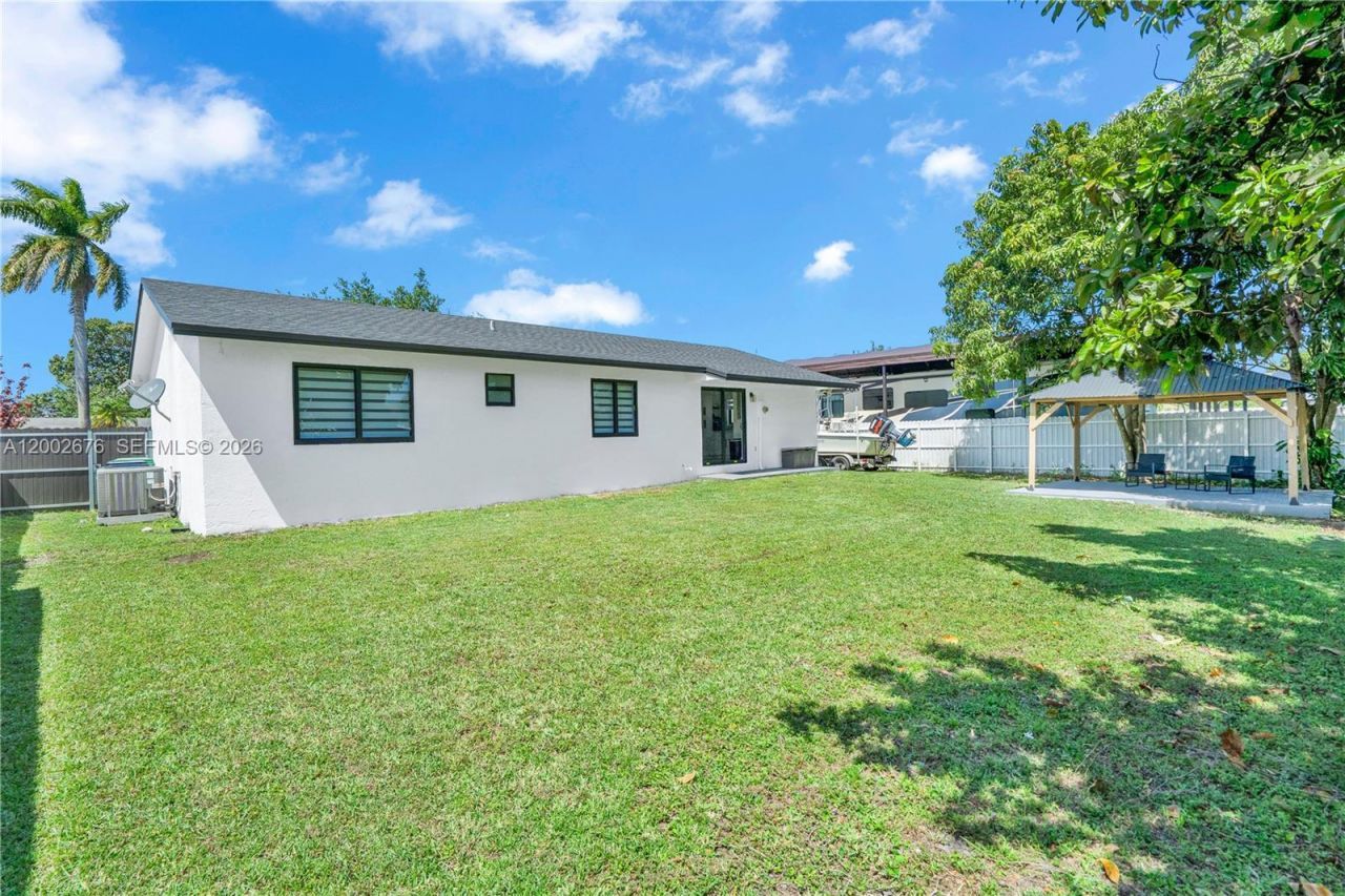 10220 SW 168th St , Miami, FL 33157 Photo