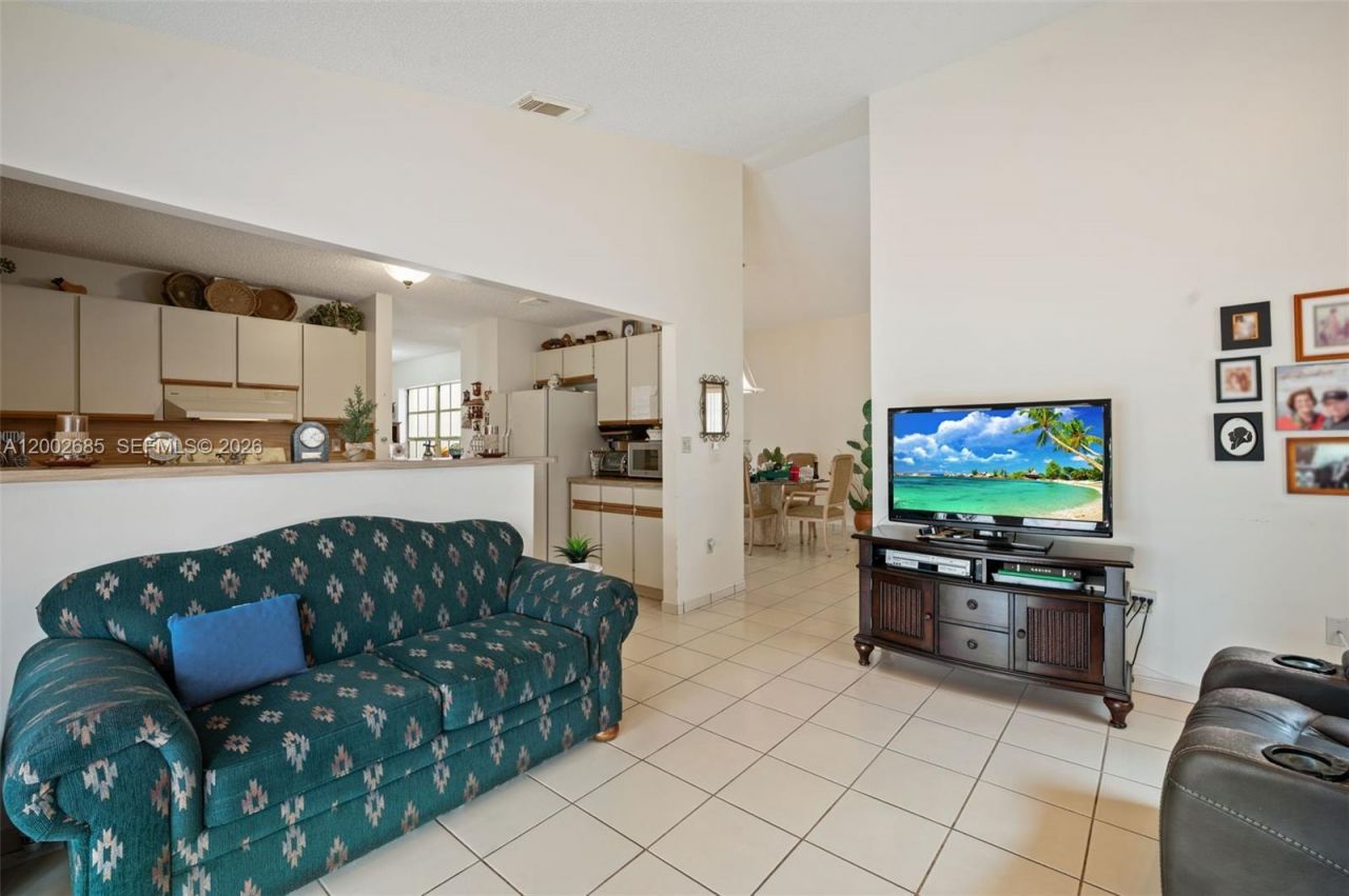 13440 SW 28th St , Miami, FL 33175 Photo