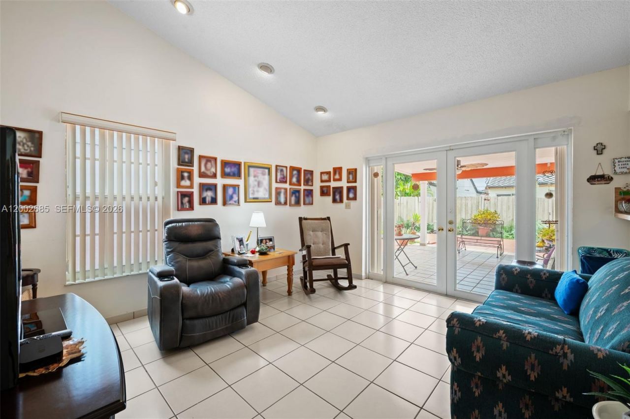 13440 SW 28th St , Miami, FL 33175 Photo