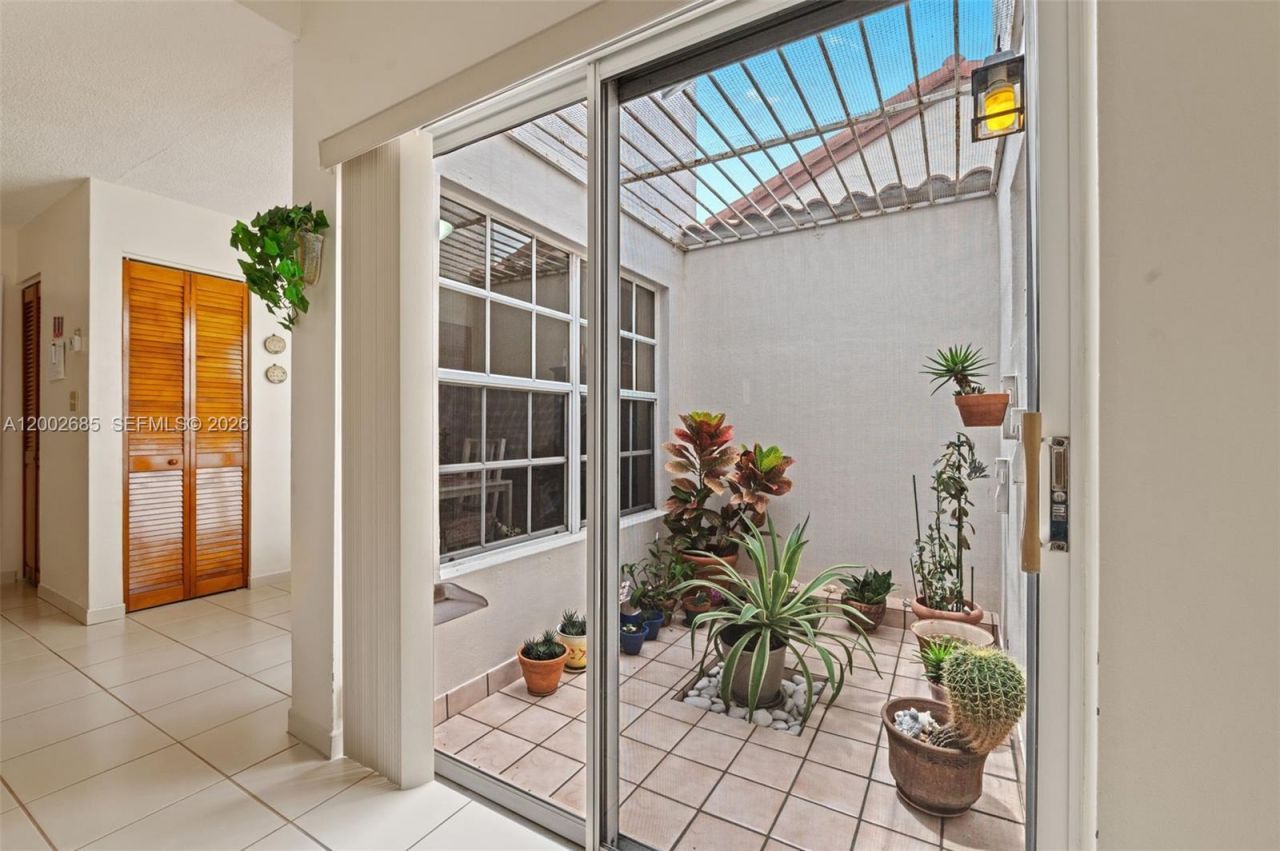 13440 SW 28th St , Miami, FL 33175 Photo