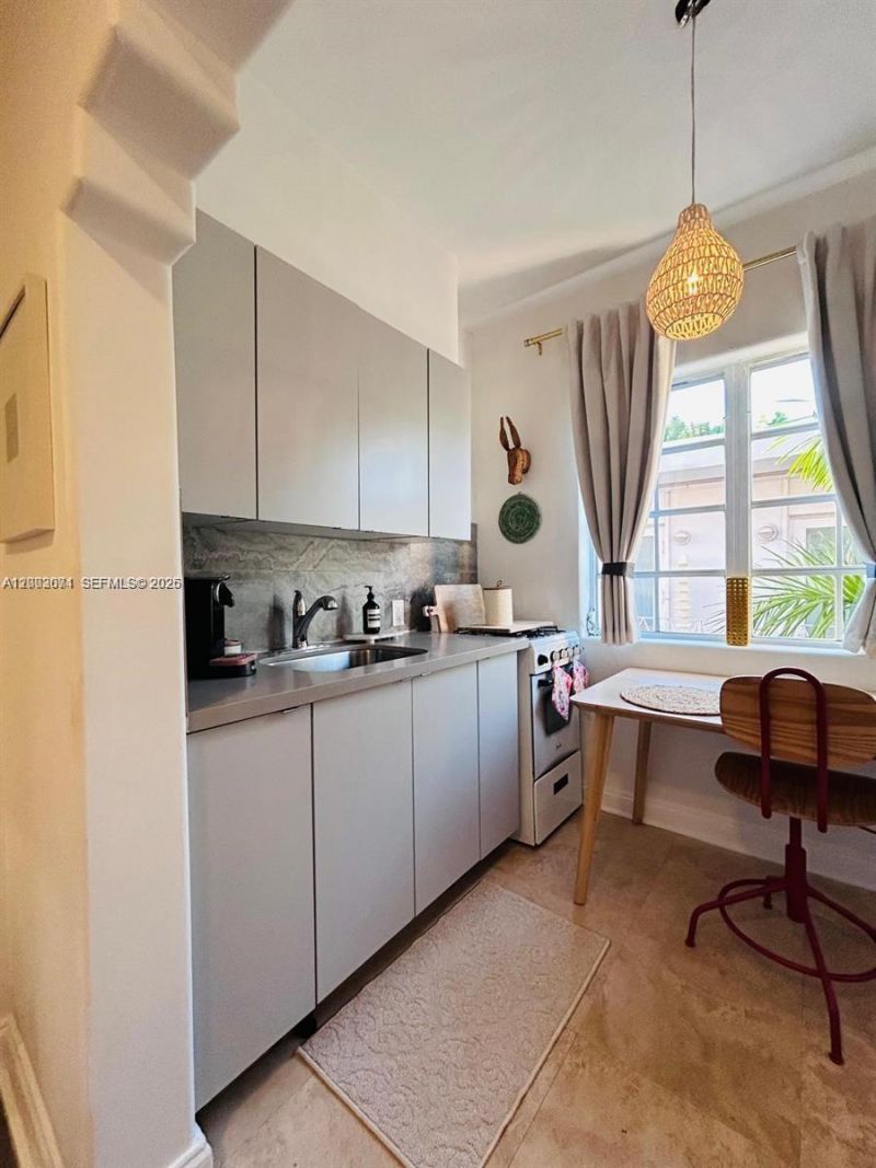 1227 Euclid Ave , Unit 7, Miami Beach, FL 33139 Photo