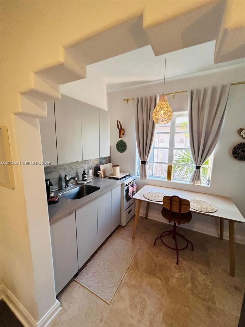 1227 Euclid Ave , Unit 7, Miami Beach, FL 33139 Photo