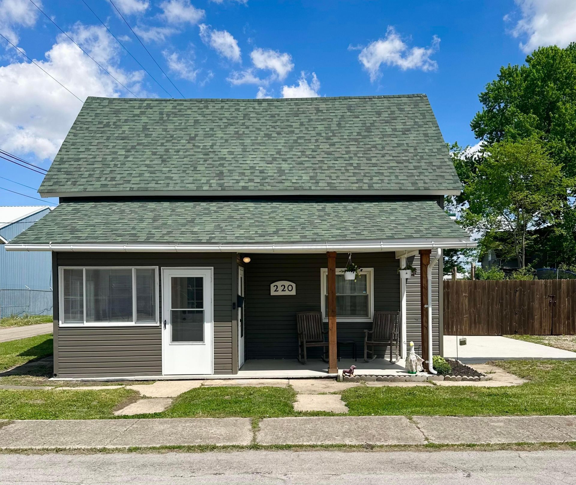220 Barnes Avenue , Circleville, OH 43113 Main Photo