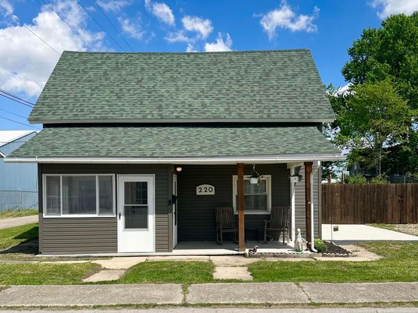 220 Barnes Avenue, Circleville, OH 43113