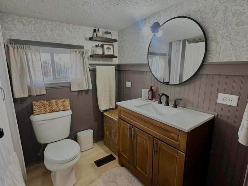 220 Barnes Avenue, Circleville, OH 43113 Photo 11