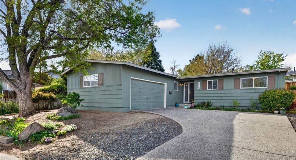 1385 Tioga Way, Reno, NV 89503 Photo