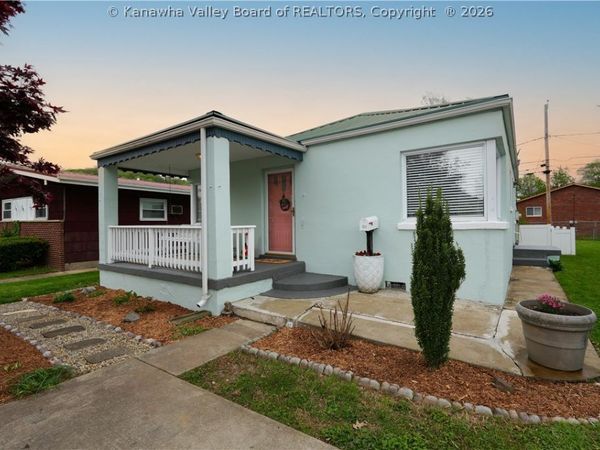 307 25th Street, Dunbar, WV 25064