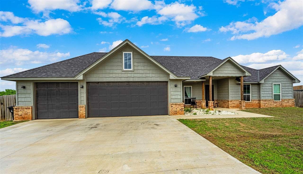 10630 NE Seaside Ln, Elgin, OK 73538 Main Photo