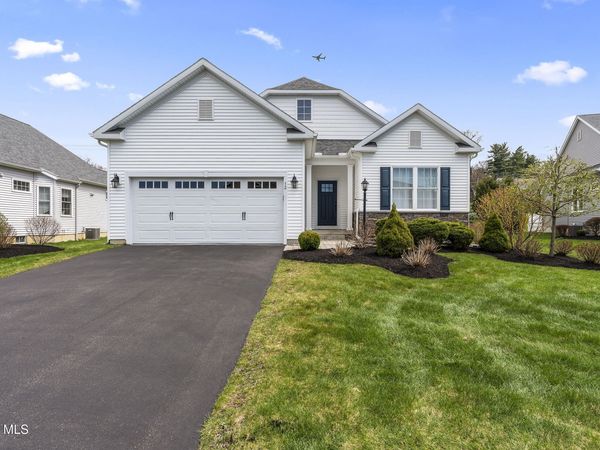 12 Twin Flower Court, Glenmont, NY 12077