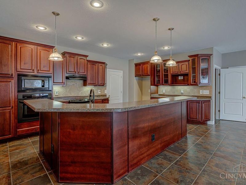 218 Random Drive, Hamilton, OH 45013 Photo 4