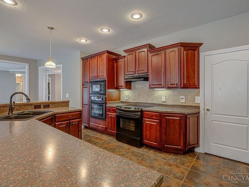 218 Random Drive, Hamilton, OH 45013 Photo 6